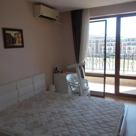 Studio Apartment In Prestige Fort Beach * Święty Włas